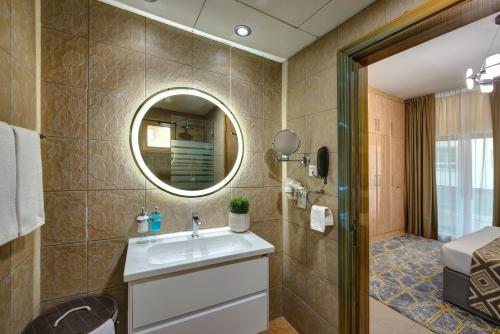 Koupelna v ubytování Radiance Premium Suites