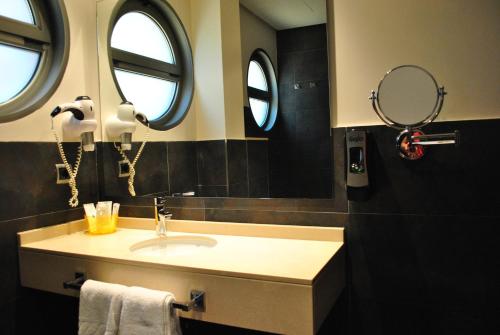 Hotel Marítimo Ris con garaje tesisinde bir banyo