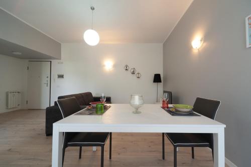Valle Aurelia Station House Two by Dama