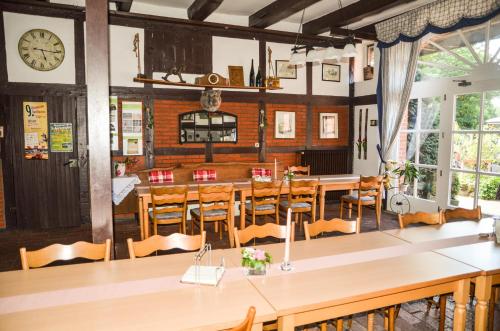 En restaurant eller et andet spisested på Ferienhof Frohne - Im Kaustall