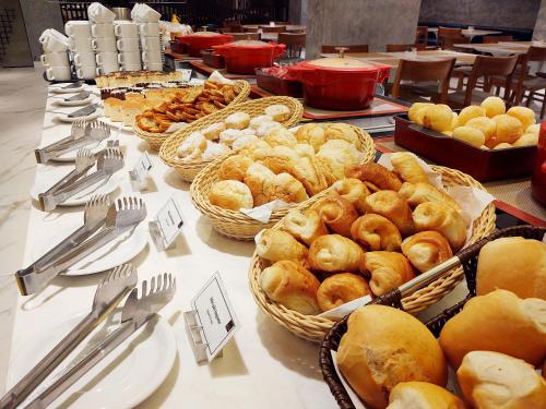 Makanan di atau berdekatan hotel