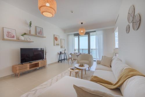 TV o dispositivi per l'intrattenimento presso EDEN'S Homes & Villas - 52-42 Emaar