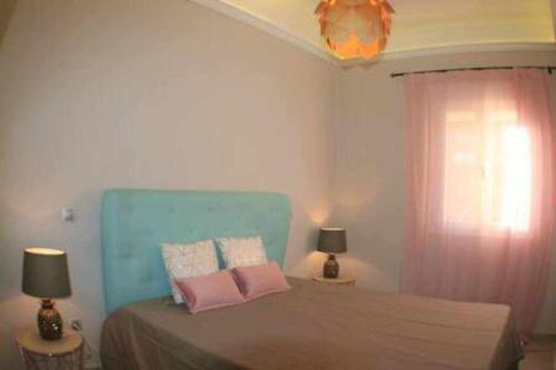 Apartamento con terraza céntrico moderno. Nuevo.