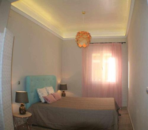 Apartamento con terraza céntrico moderno. Nuevo.