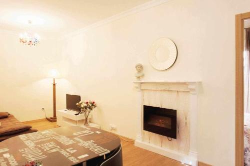 Dos dormitorios al lado del metro centrico moderno