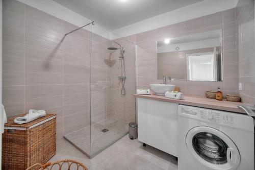 Upstays - Terrace - Near shops - Parking - Wifi