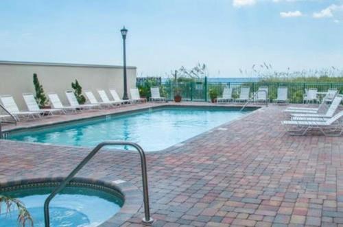 Gallery image of Beachfront Condo Ocean View in St. Pete Beach