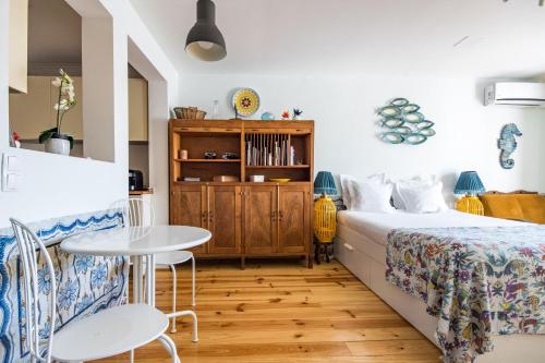 Lisbon Heart Apartments - Yellow Apartment by LovelyStay