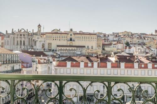 Lisbon Heart Apartments - White Apartment by LovelyStay