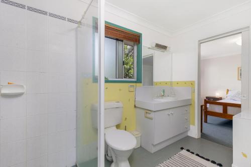 Ένα μπάνιο στο Myralla