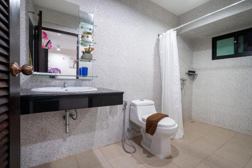Koupelna v ubytování Boutique Resort Private Pool Villa - SHA Extra Plus