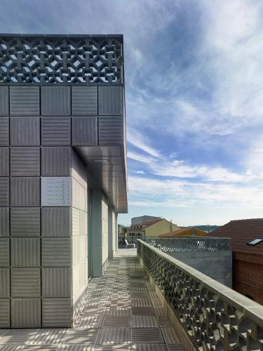 Bangunan di mana terletaknya rumah tamu ini