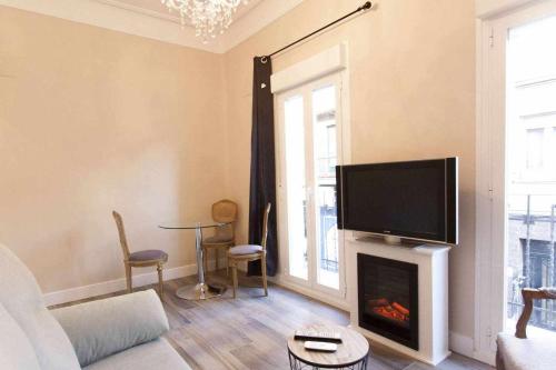 NEW. Moderno y elegante apartamento céntrico.