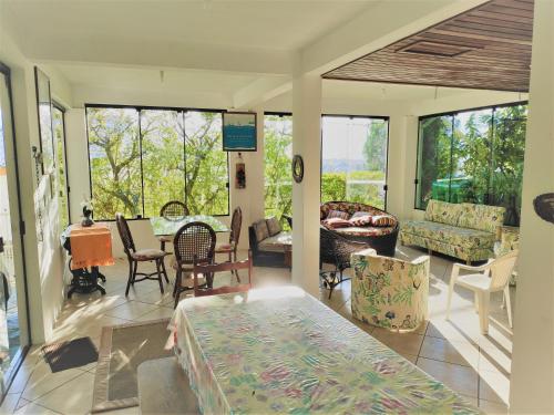 Imagen de la galería de Mirante Particular casa com 5 quartos linda vista em Florianópolis, en Florianópolis