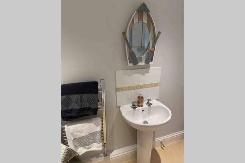 Ulverston South Lakes Spacious 3 Bed G/F Apartment tesisinde bir banyo
