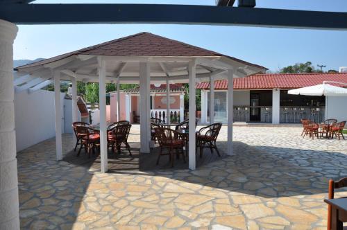 Gallery image of Tassos Apartments in Acharavi