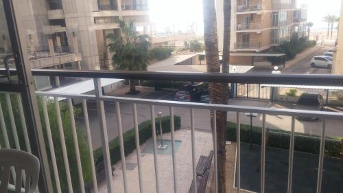 apartamento playa de Levante,parking, aire dos habitaciones y dos baños vistas playa y jardin