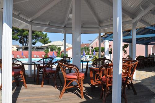 Gallery image of Tassos Apartments in Acharavi