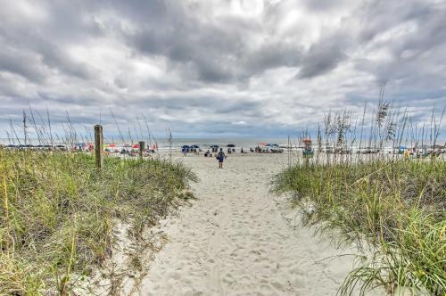 North Myrtle Beach Home Half Mi to Boardwalk