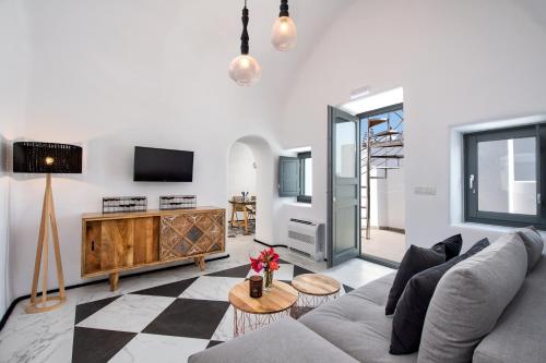 Fira 2-Bed Villa Sleeps 4 Hot Tub & Pet Friendly