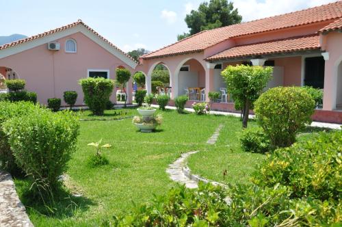 Gallery image of Tassos Apartments in Acharavi
