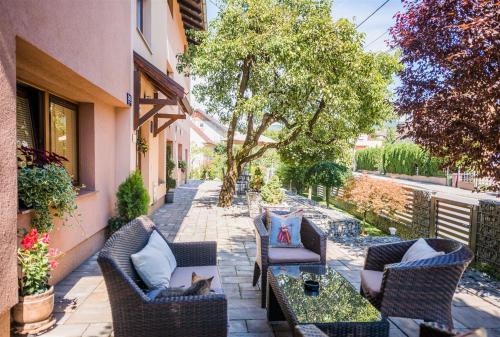 Old Pear Apartment