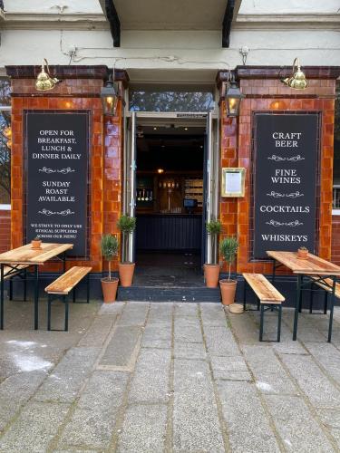 The Waterman's Arms Image