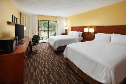 Holiday Inn Express Tifton by IHGにあるベッド