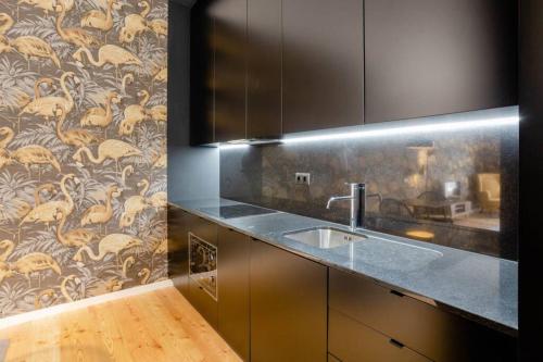 BOUTIQUE Rentals-Art & Charm II Apt w/ Terrace