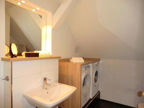 Et badeværelse på Luxus-Penthouse am Strand, mit Traum-Meerblick, Dachterrasse und Sauna