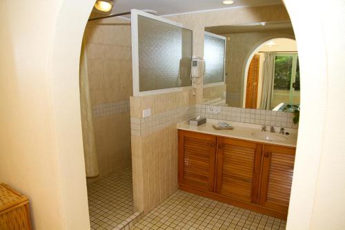 Kylpyhuone majoituspaikassa Tanoa Apartments