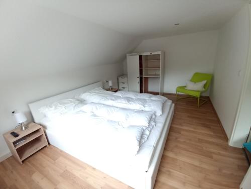 Postel nebo postele na pokoji v ubytování Ferienwohnung zum Hirschgrund