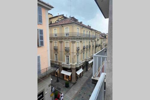 an overhead view of a building from a balcony at Appartamento cozy in super centro! in Asti