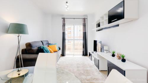 Cozy apartment overlooking Estepona's marina!