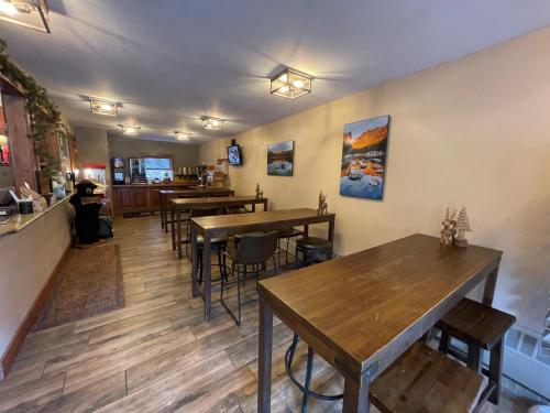 Εστιατόριο ή άλλο μέρος για φαγητό στο Silver Moon Inn