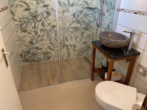 Koupelna v ubytování Apartment Harzblick -NEU MODERNISIERT-
