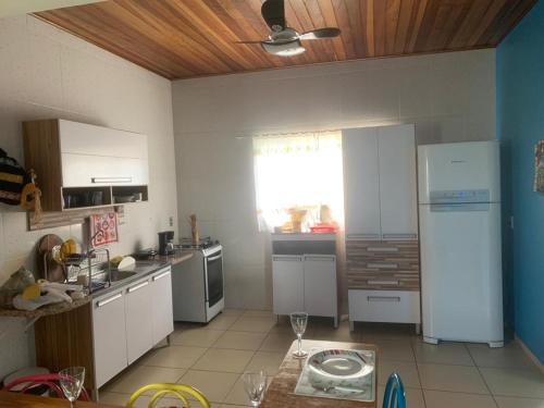 Cucina o angolo cottura di Singela Casa em Chapada dos Guimarães