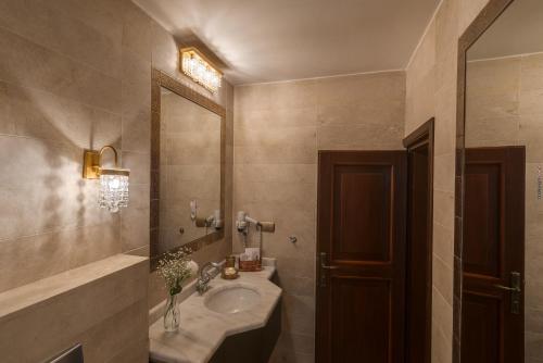 A bathroom at Tuvana Hotel