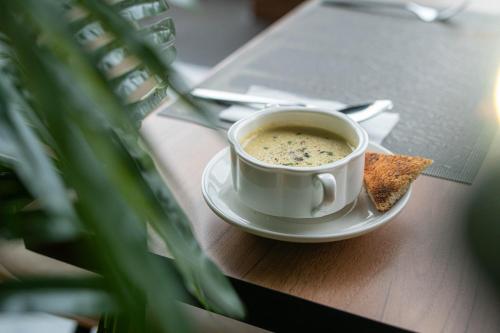 Jídlo v hotelu nebo okolí