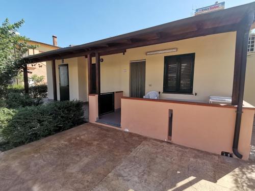 a view from the outside of a house at Le Zagare Case Vacanza in Cropani