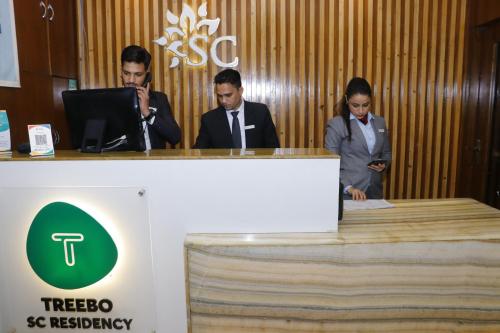 Επισκέπτες που μένουν στο Hotel S C Residency