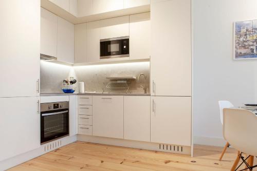 Modern One Bedroom Flat with Kitchen by LovelyStay