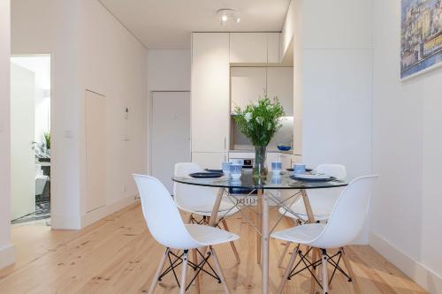 Modern One Bedroom Flat with Kitchen by LovelyStay