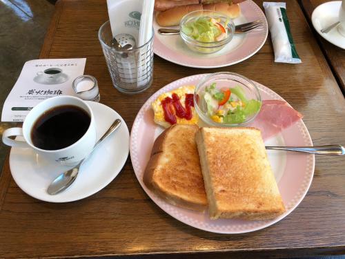 Comida en o cerca de este hotel
