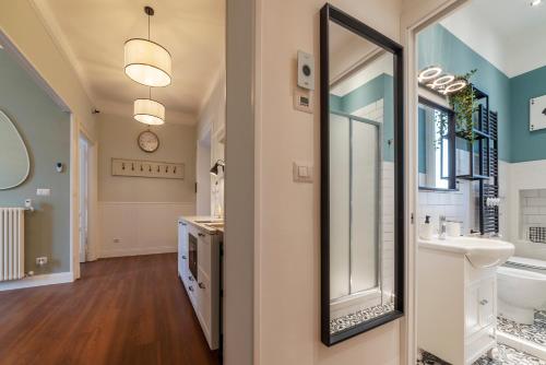 GuestHost - Piazza Nievo a Trastevere! Apt con Balcone