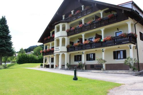 Haus Rosenauer Zimmer & Ferienwohnungen