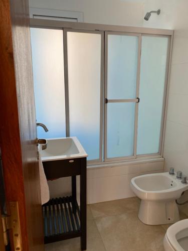 Et badeværelse på Hermoso depto Valeria del Mar