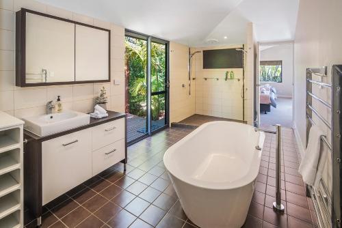 Gallery image of Margaret River Manor in Margaret River Town