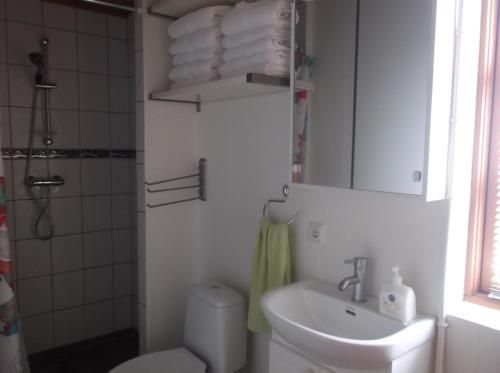 Ванная комната в Arabær Holiday Home