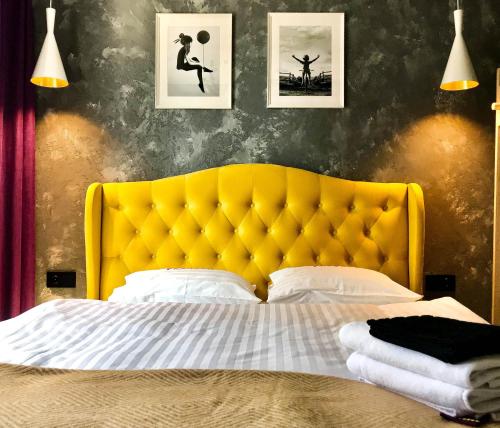 Freedom apartments in city centerにあるベッド